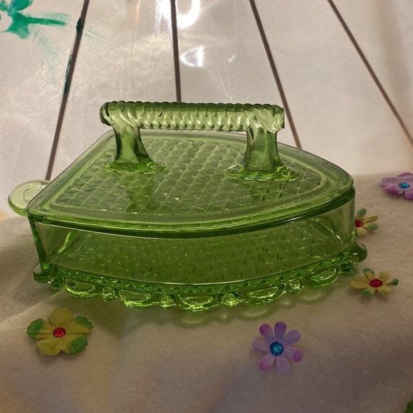 L.G. Wright Flat Iron Green Pressed Depression Glass, Lidded Candy Dish😎 - Picture 9 of 9
